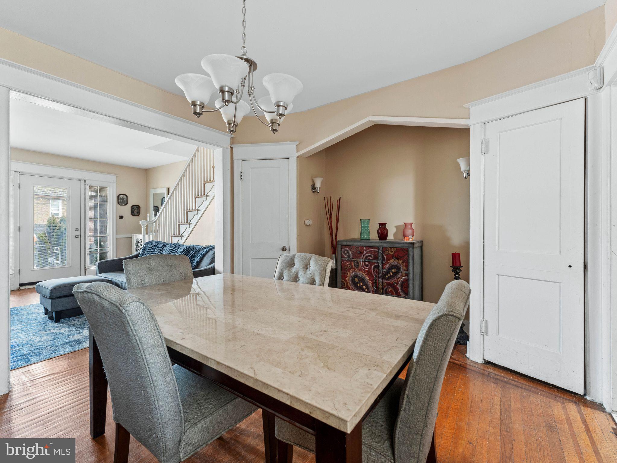 LAWNCREST - Residential