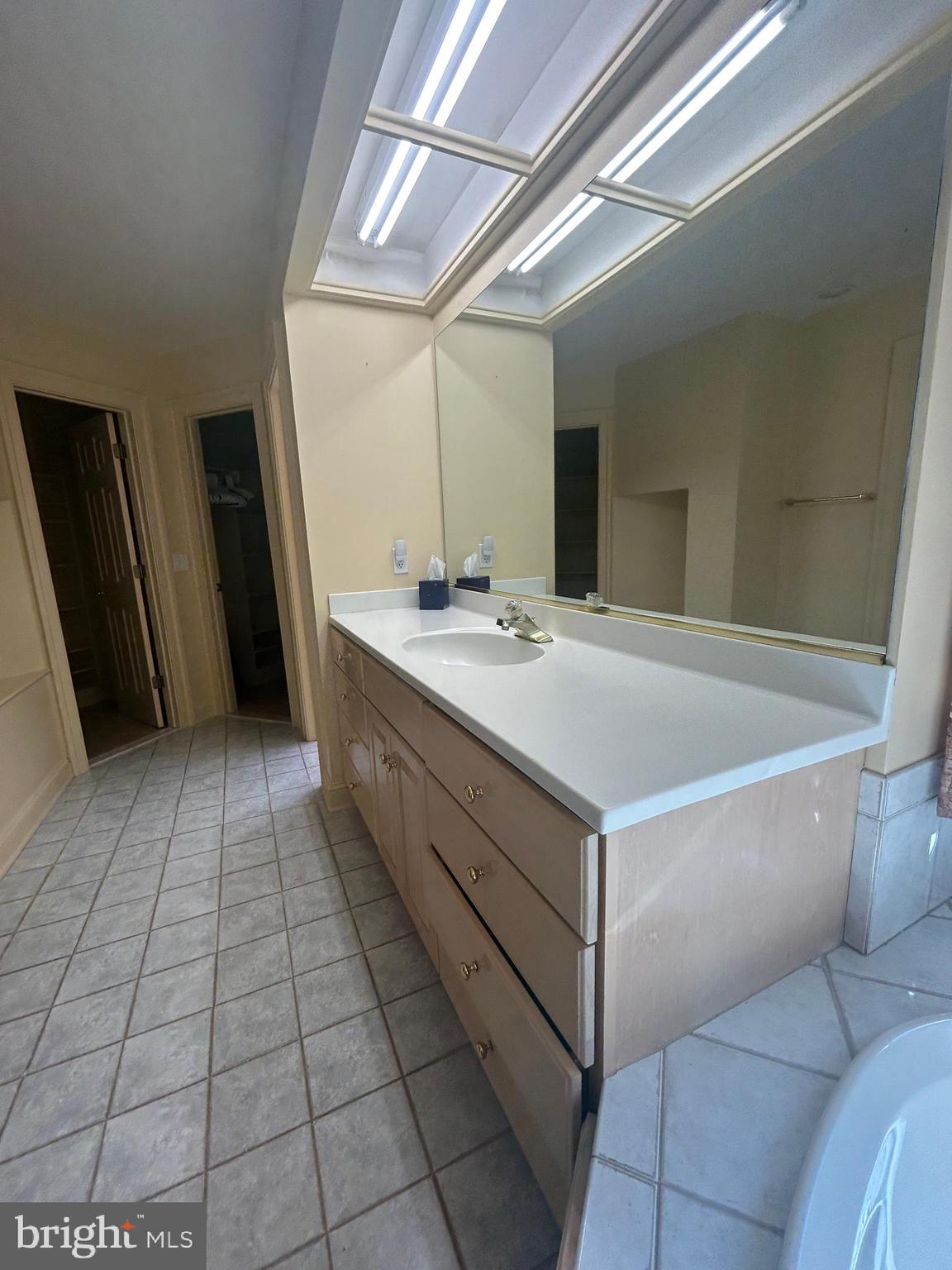 FAWN LAKE - Residential Lease