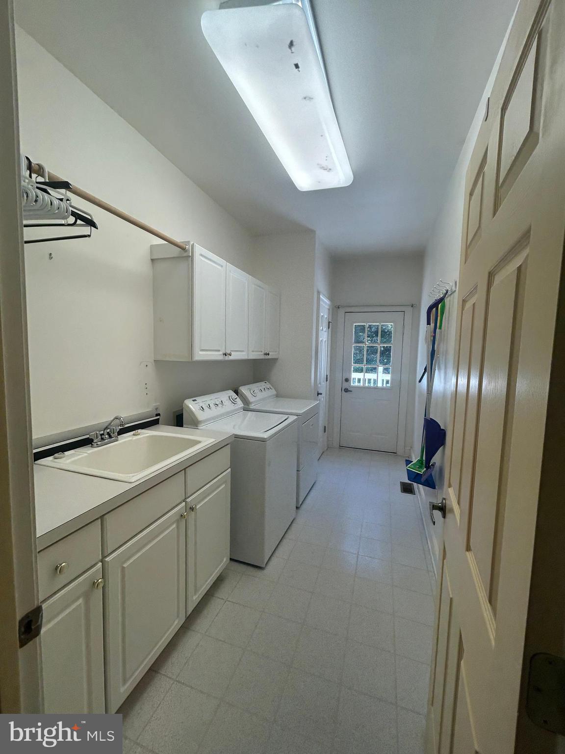 FAWN LAKE - Residential Lease