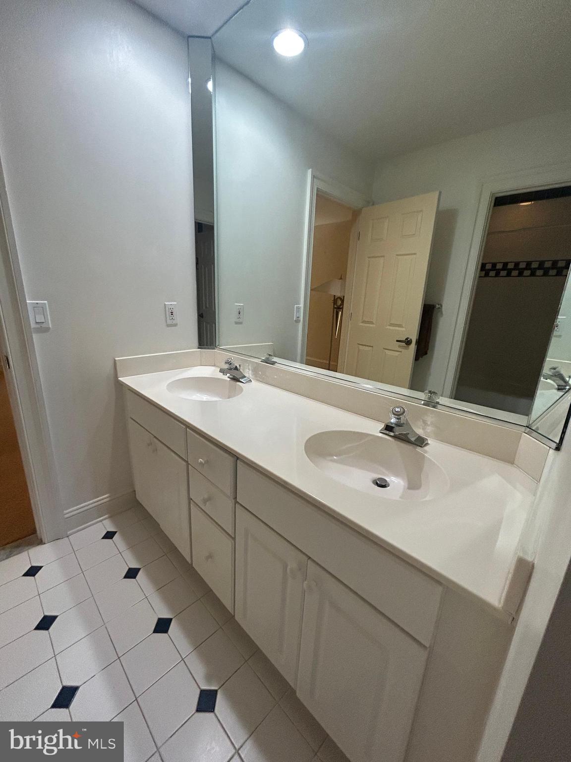 FAWN LAKE - Residential Lease