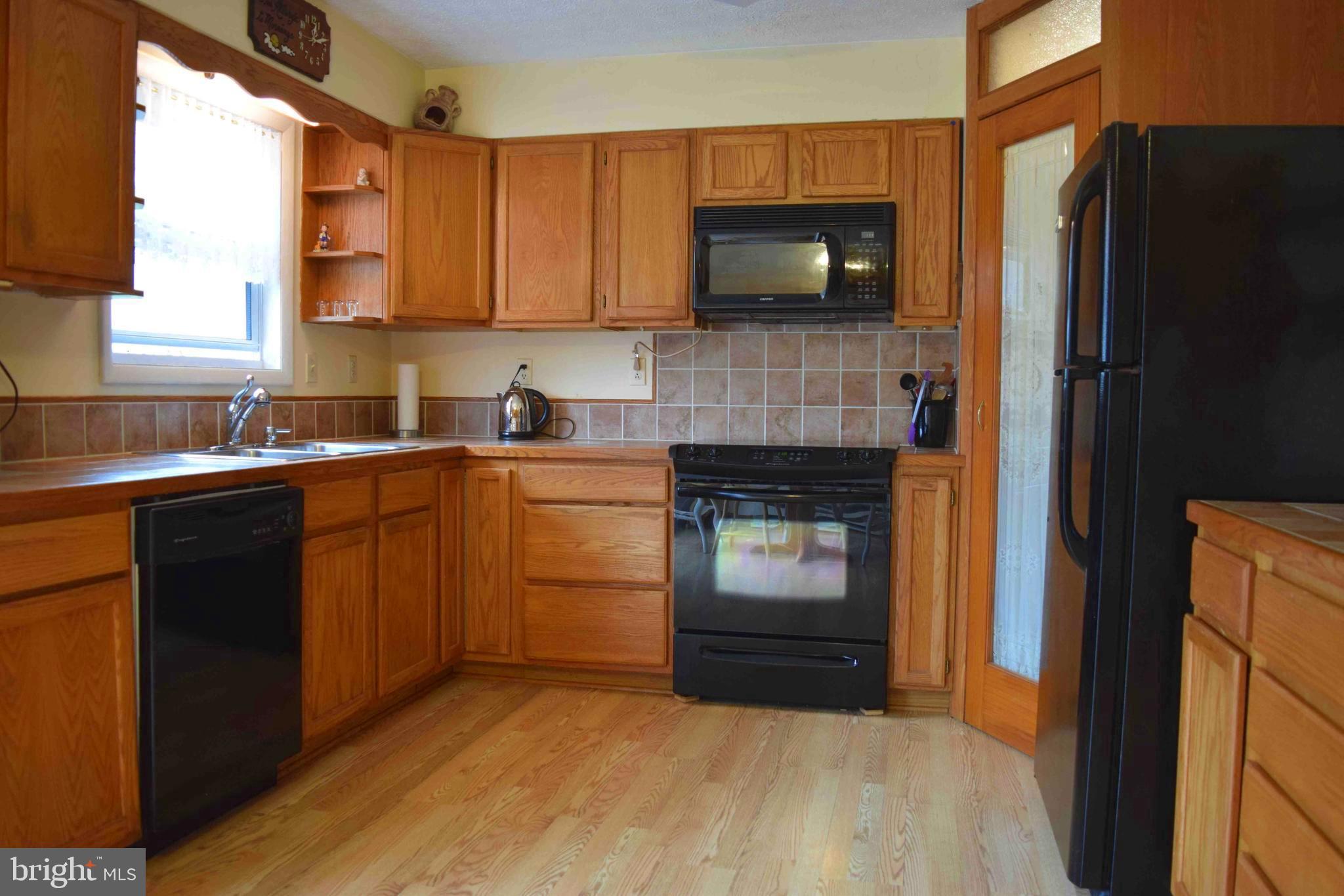 MOUNTAIN LAKE PARK - Residential