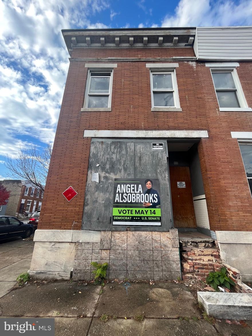 Investment opportunity for a savvy investor. Buyer to pay for all closing cost.