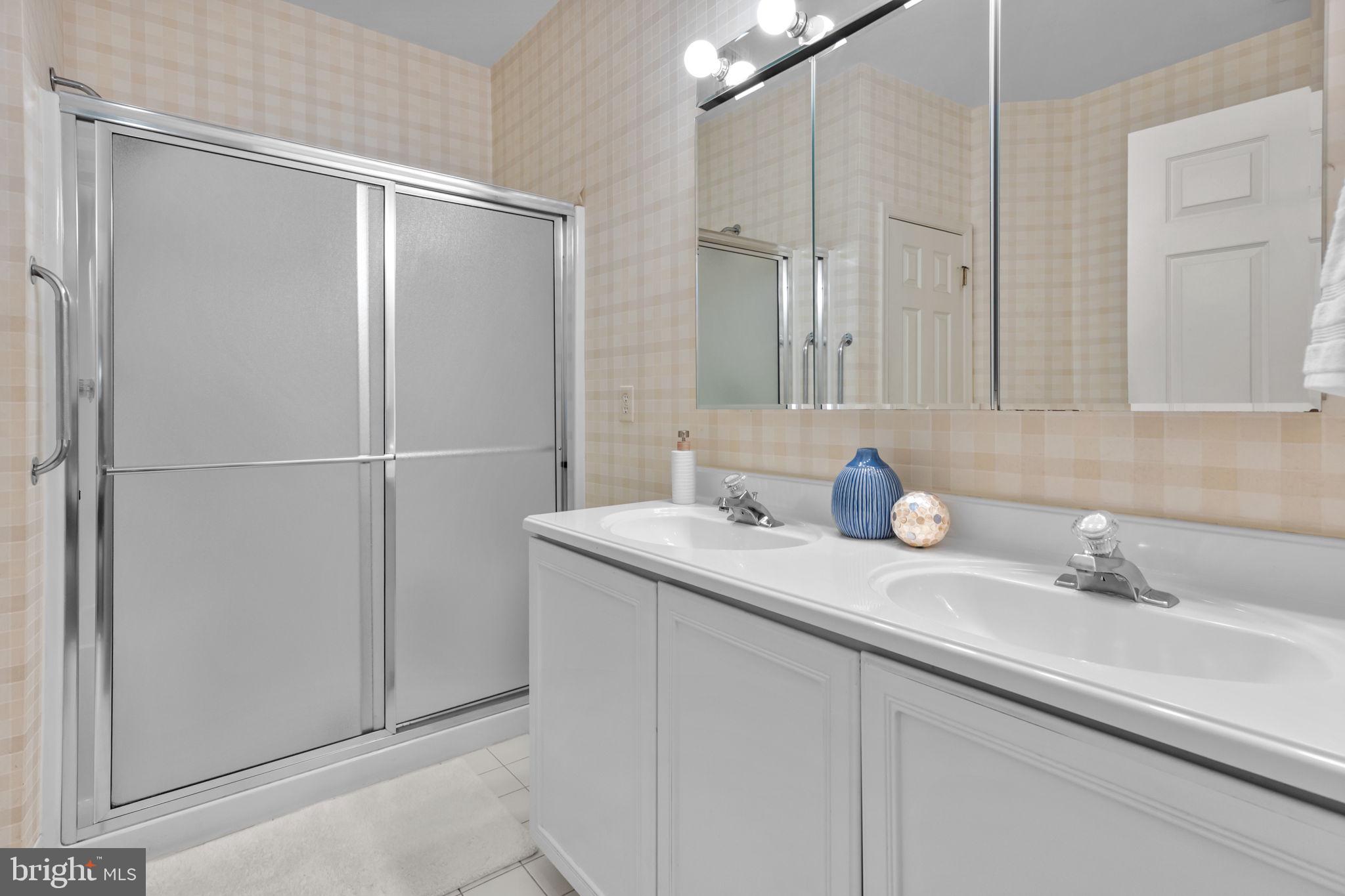 FLOWERS MILL - Residential