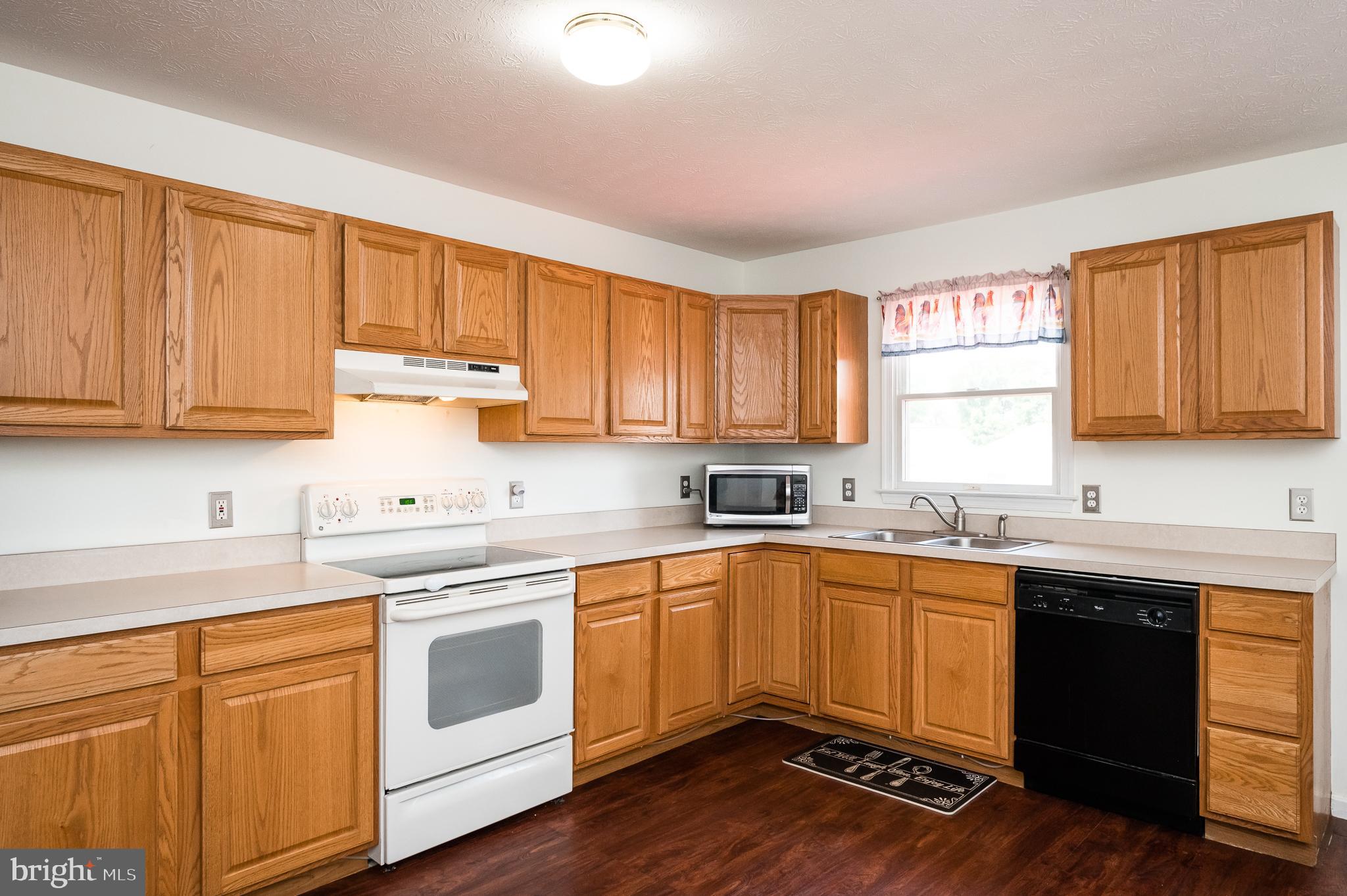 HARBOUR OAKS - Residential