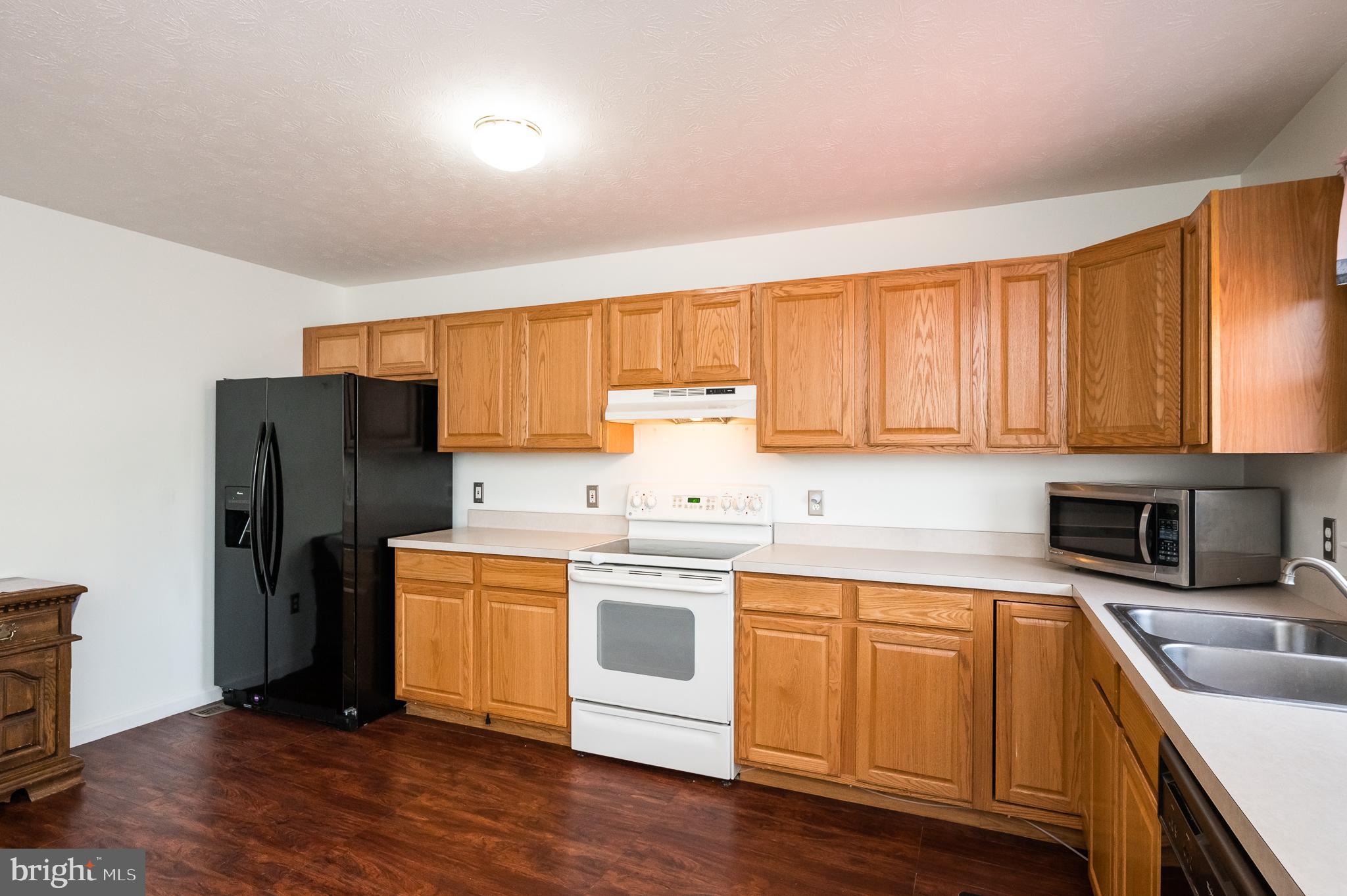 HARBOUR OAKS - Residential