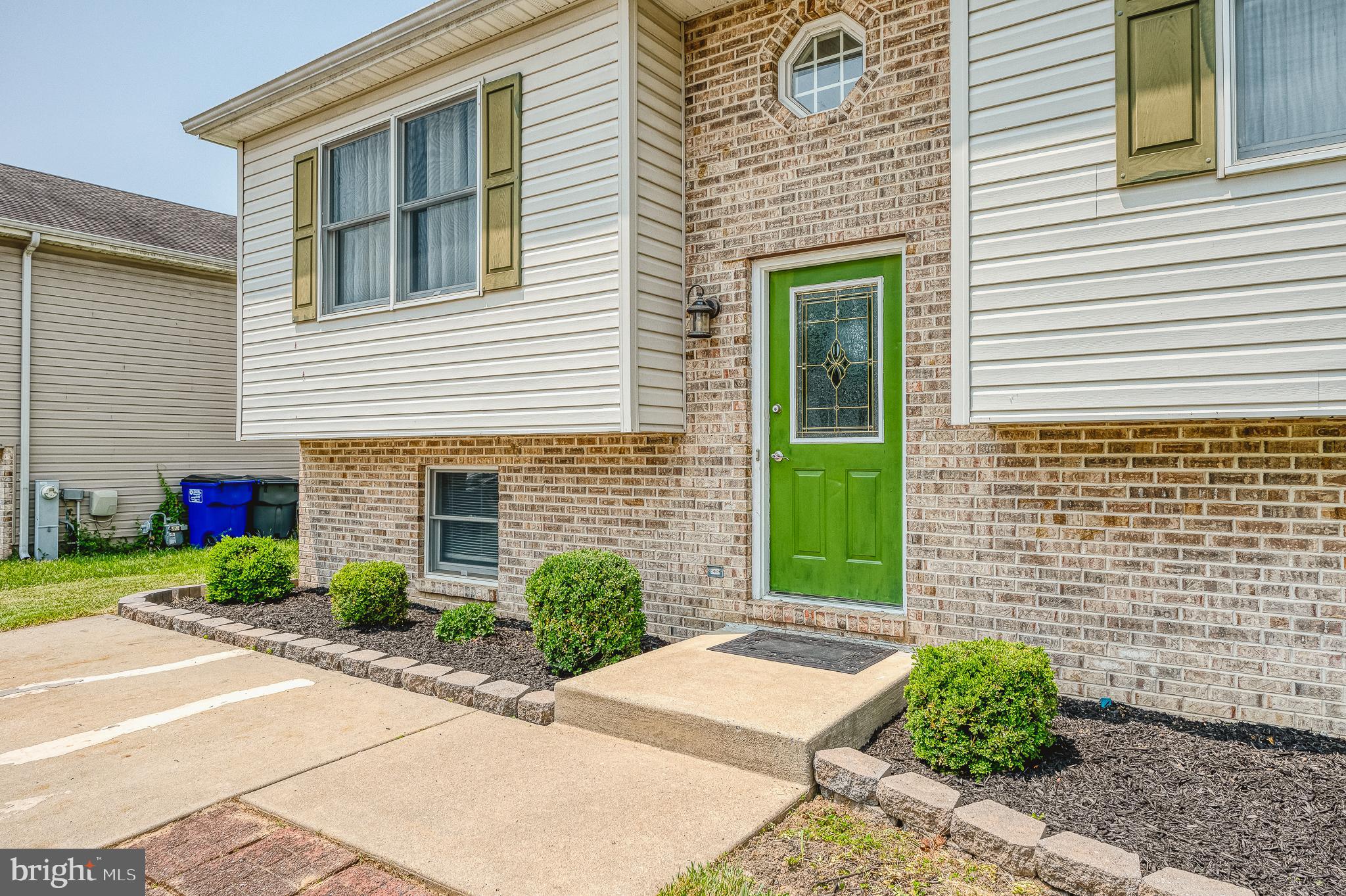 HARBOUR OAKS - Residential