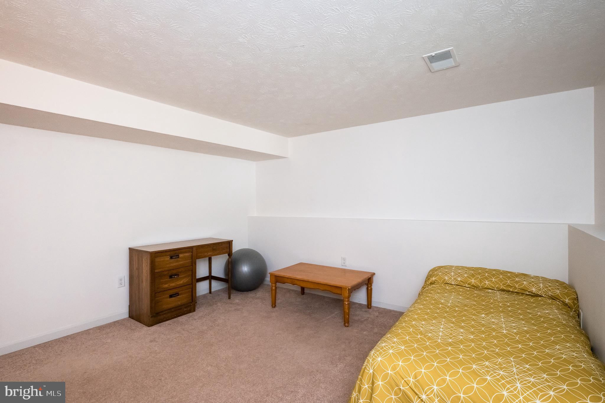 HARBOUR OAKS - Residential