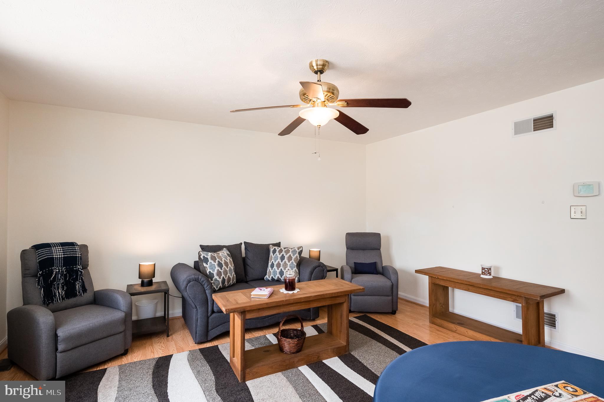 HARBOUR OAKS - Residential