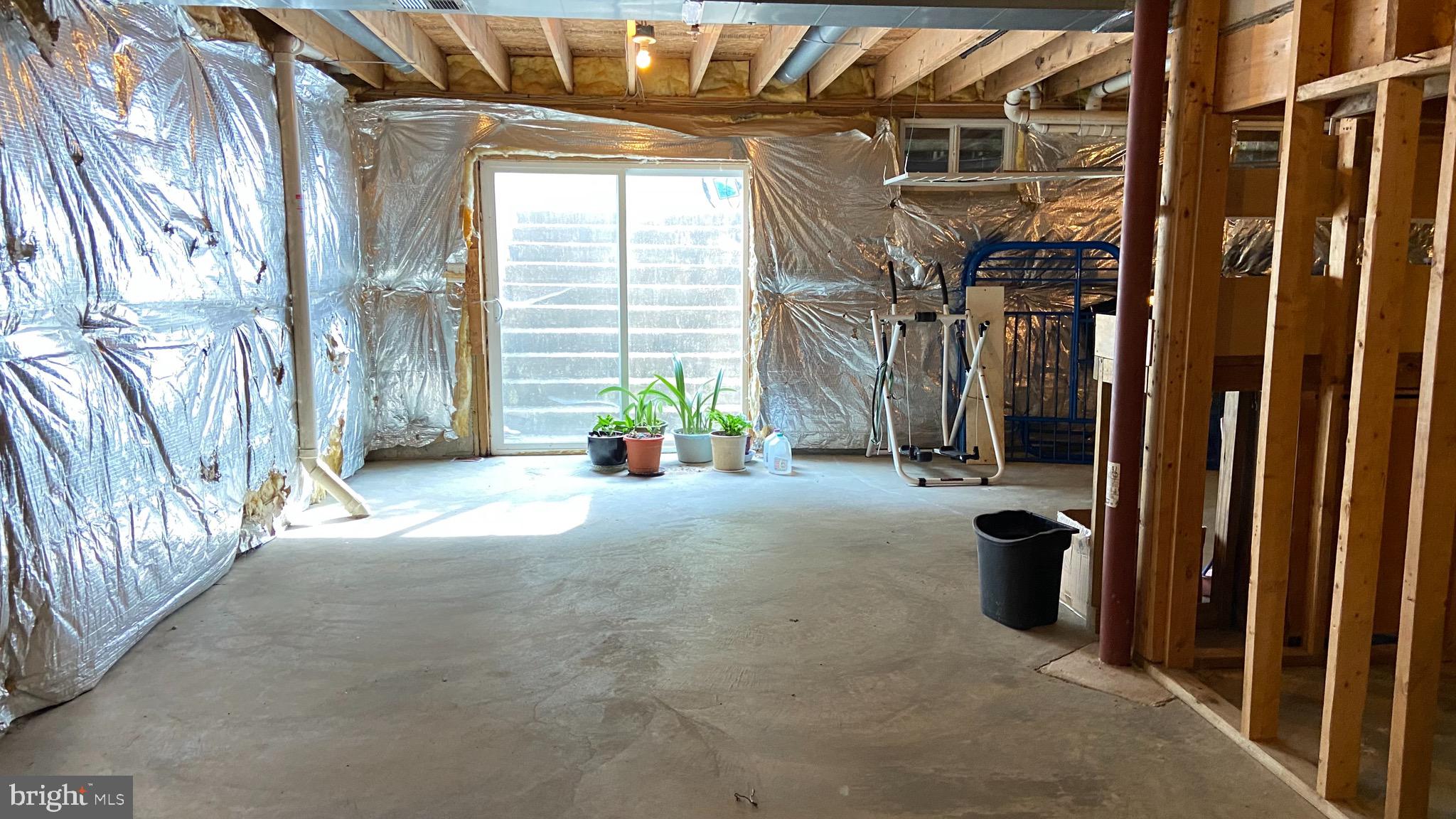 COLLINGTON - Residential Lease