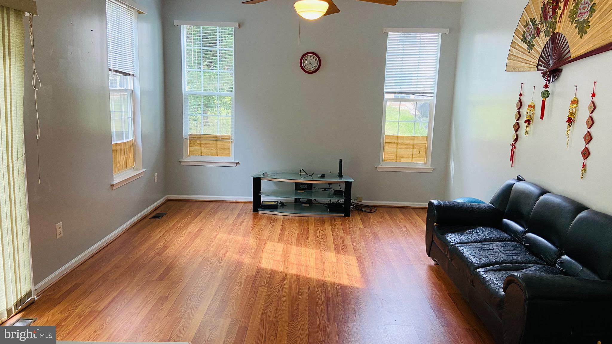 COLLINGTON - Residential Lease