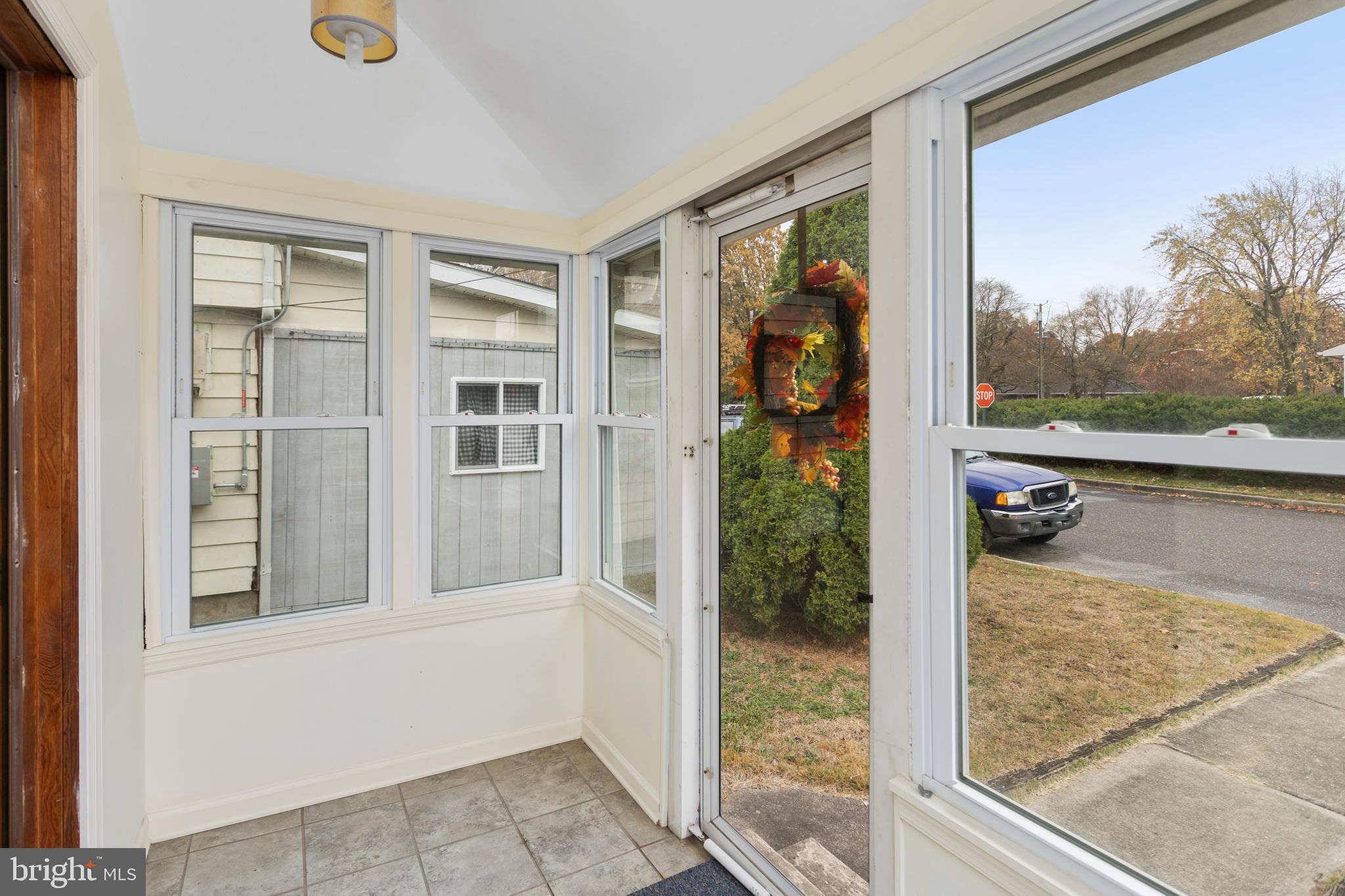 1291 HIGHVIEW AVENUE