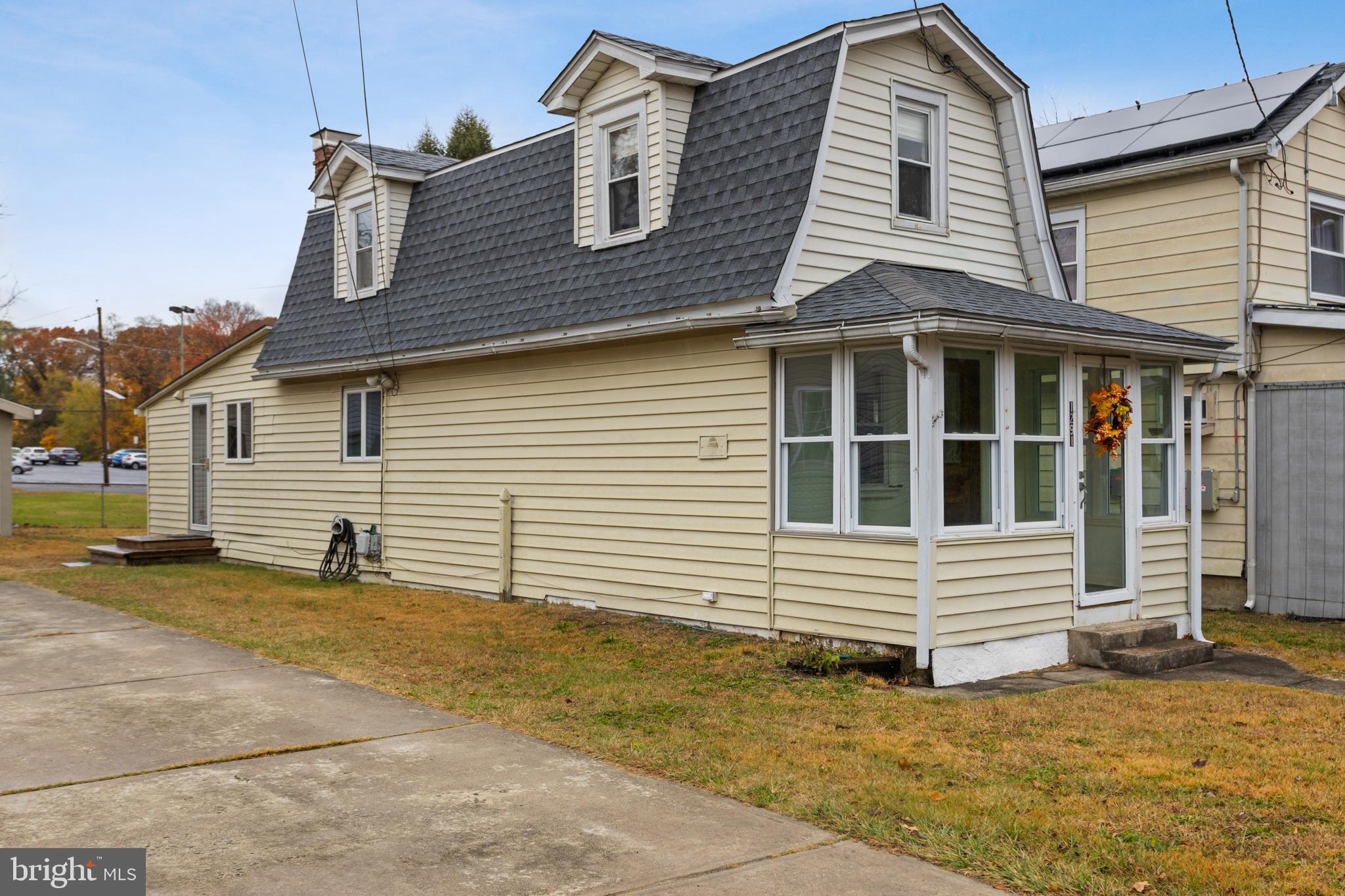 1291 HIGHVIEW AVENUE