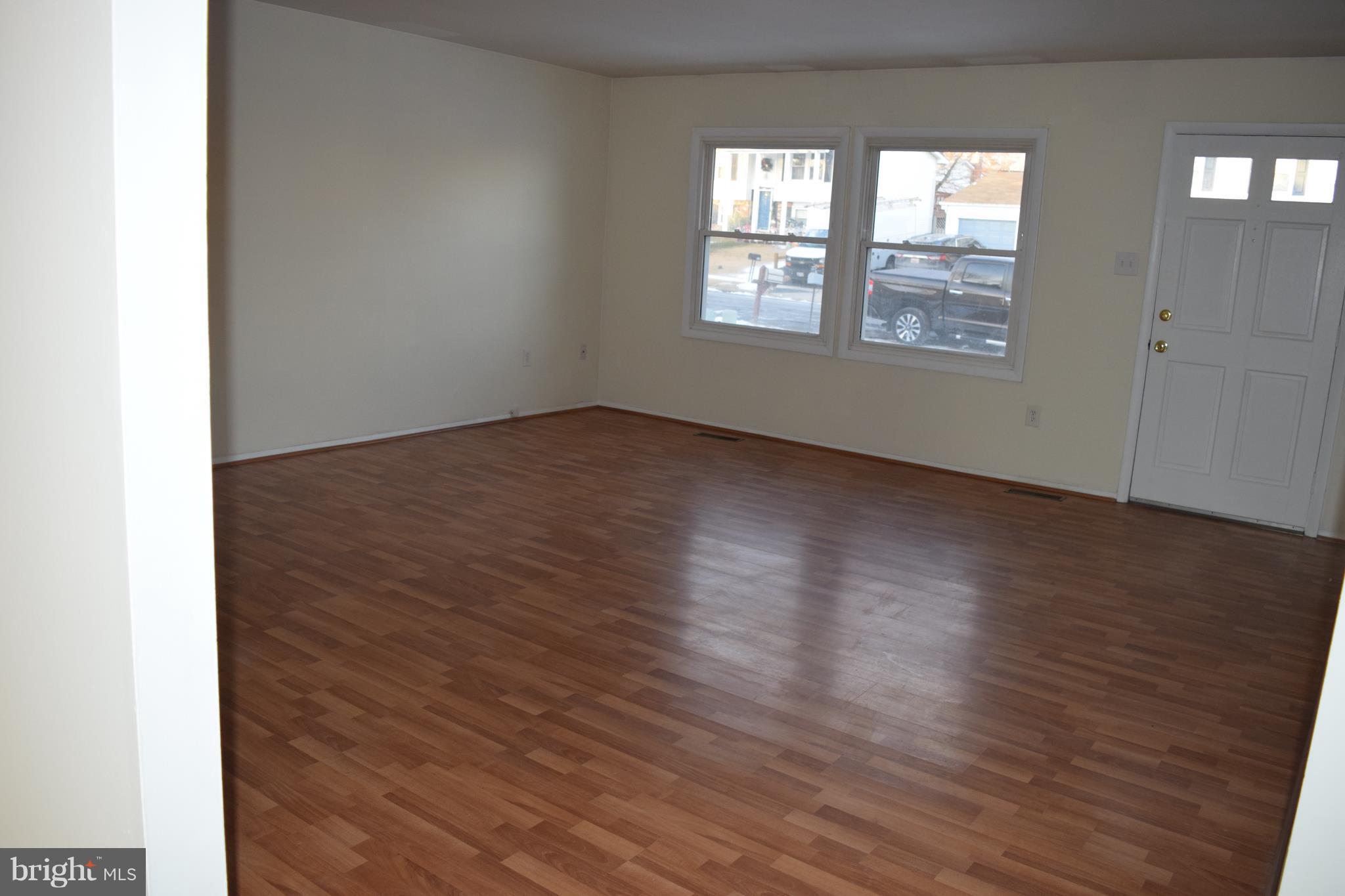 FOUR SEASONS ESTATES - Residential Lease