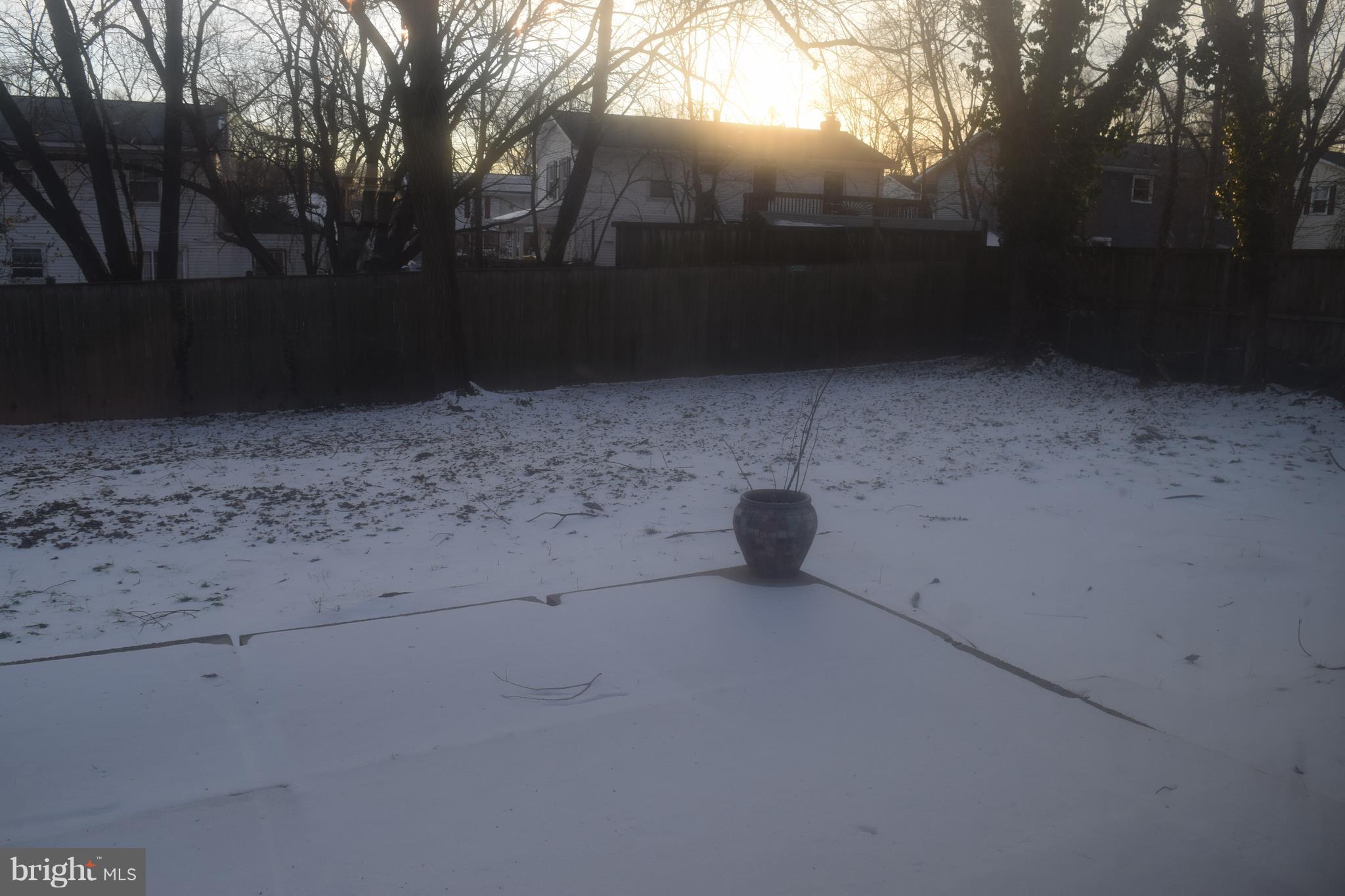 FOUR SEASONS ESTATES - Residential Lease