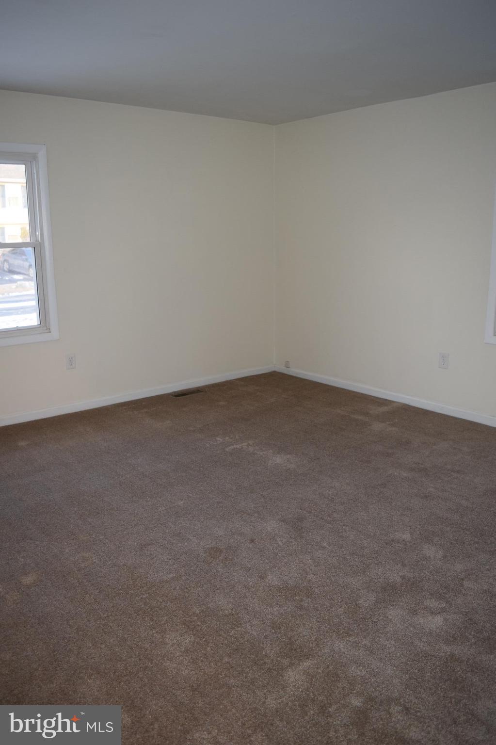 FOUR SEASONS ESTATES - Residential Lease