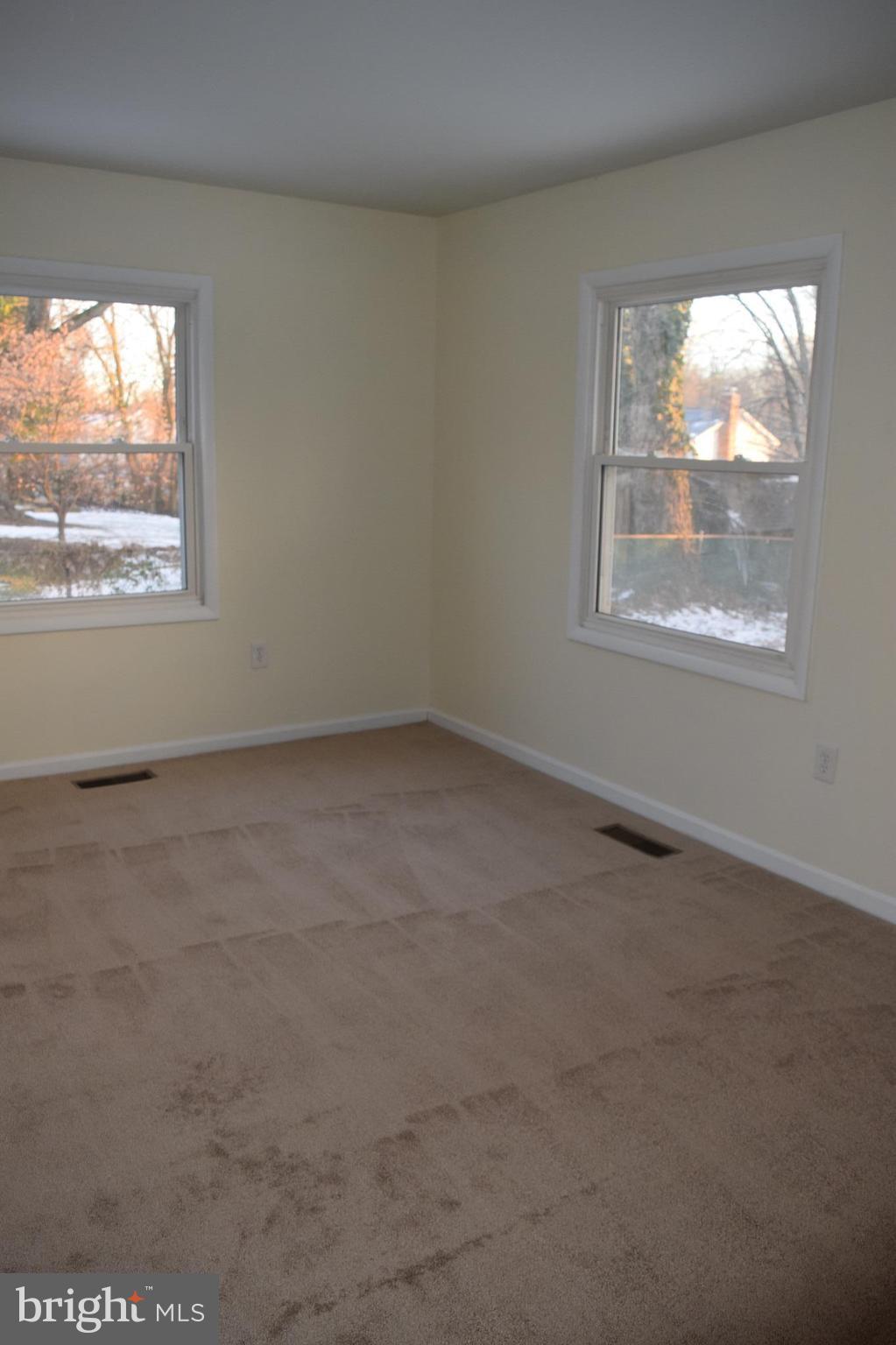 FOUR SEASONS ESTATES - Residential Lease