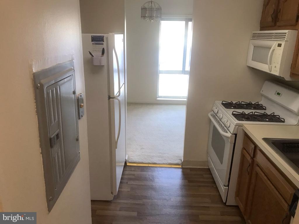 6091 MAJORS LANE E 5