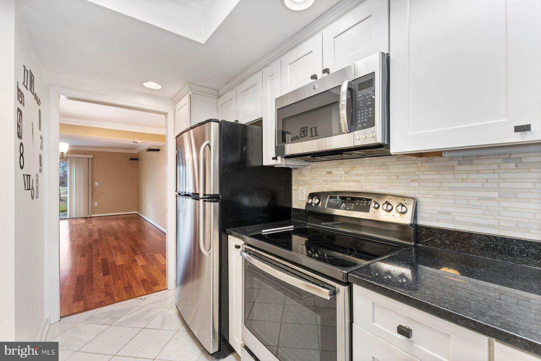 LEISURE WORLD - Residential