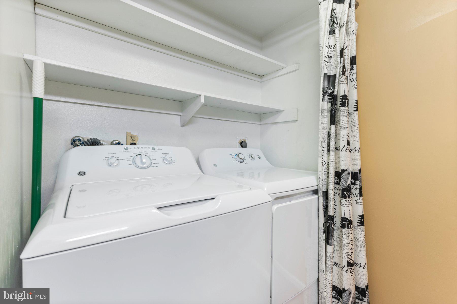 LEISURE WORLD - Residential