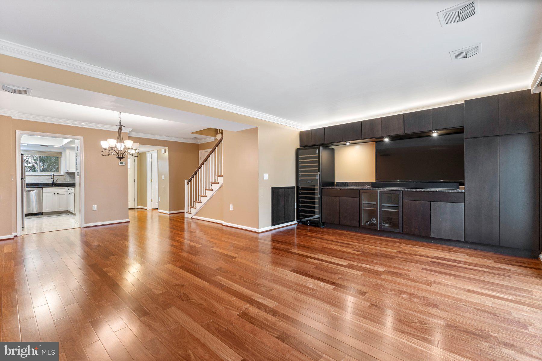 LEISURE WORLD - Residential