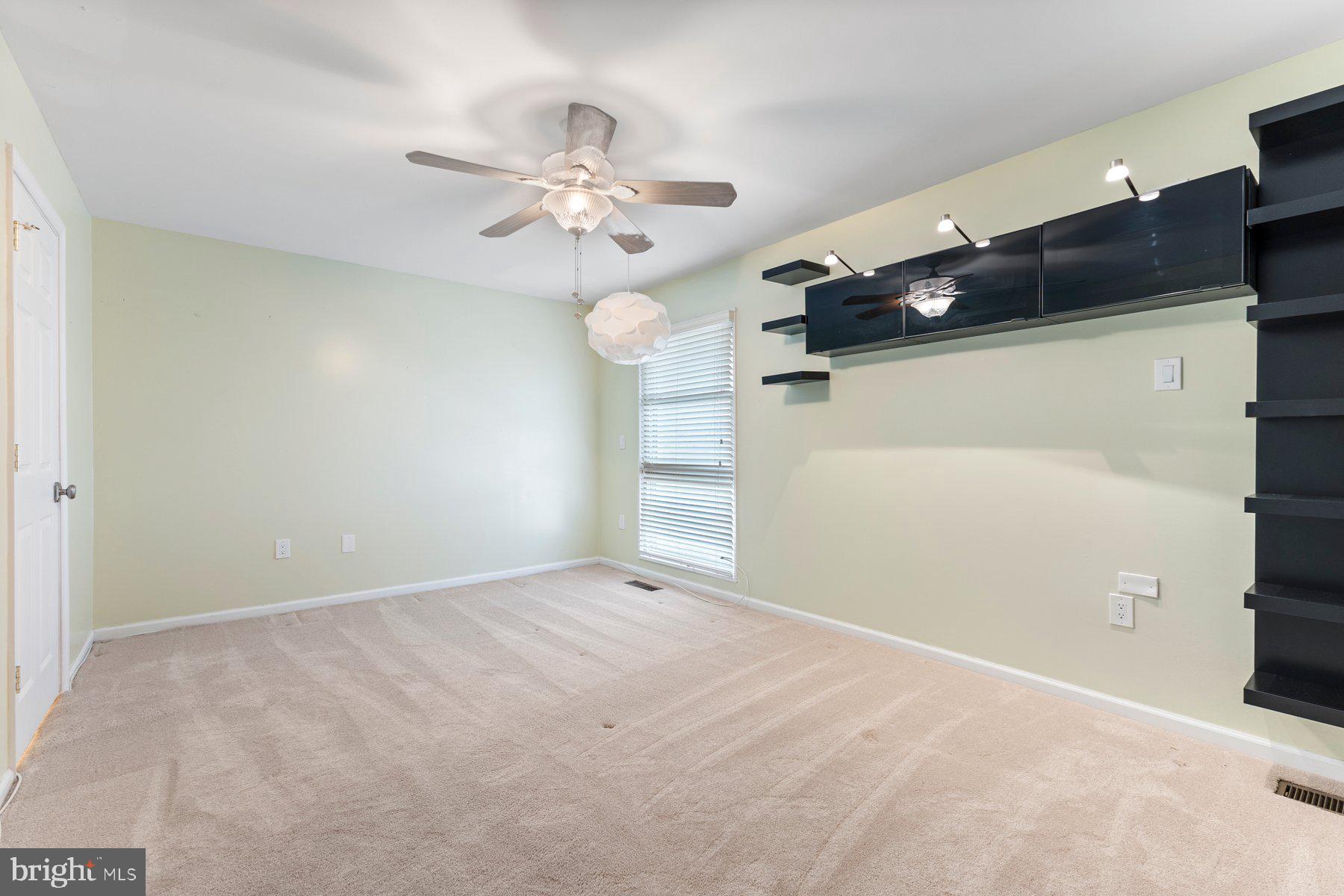 LEISURE WORLD - Residential