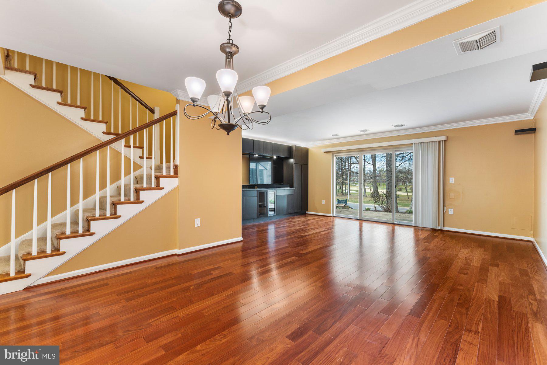 LEISURE WORLD - Residential