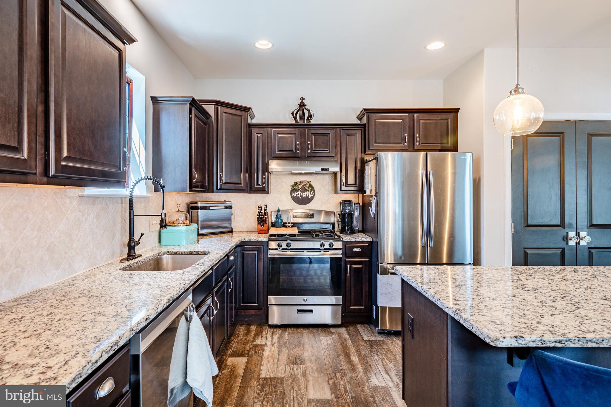 WOODS EDGE - Residential