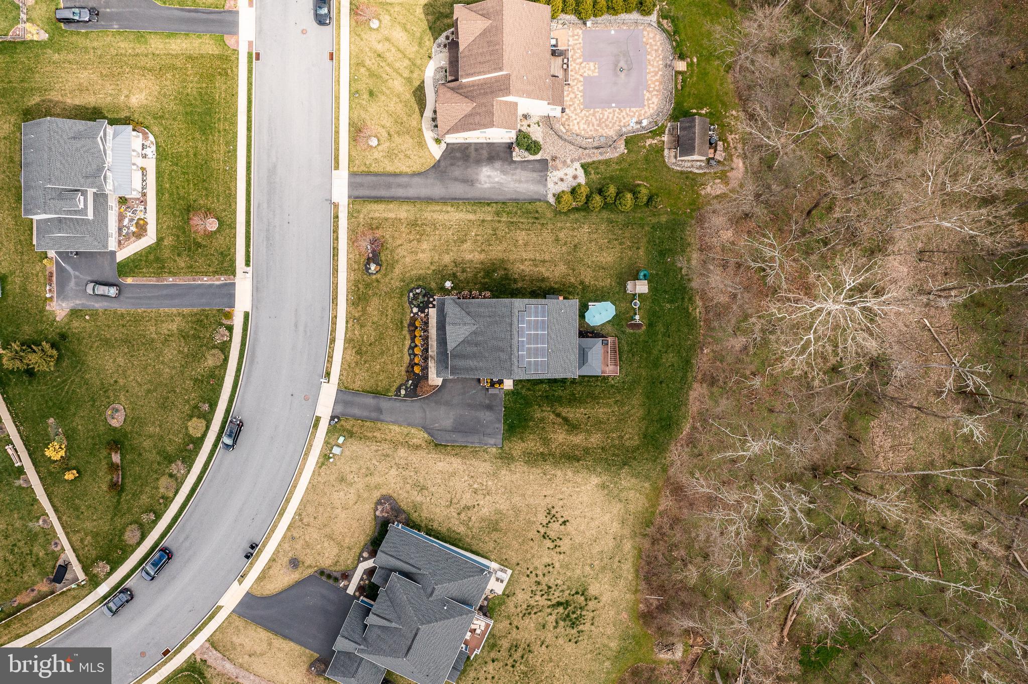 WOODS EDGE - Residential