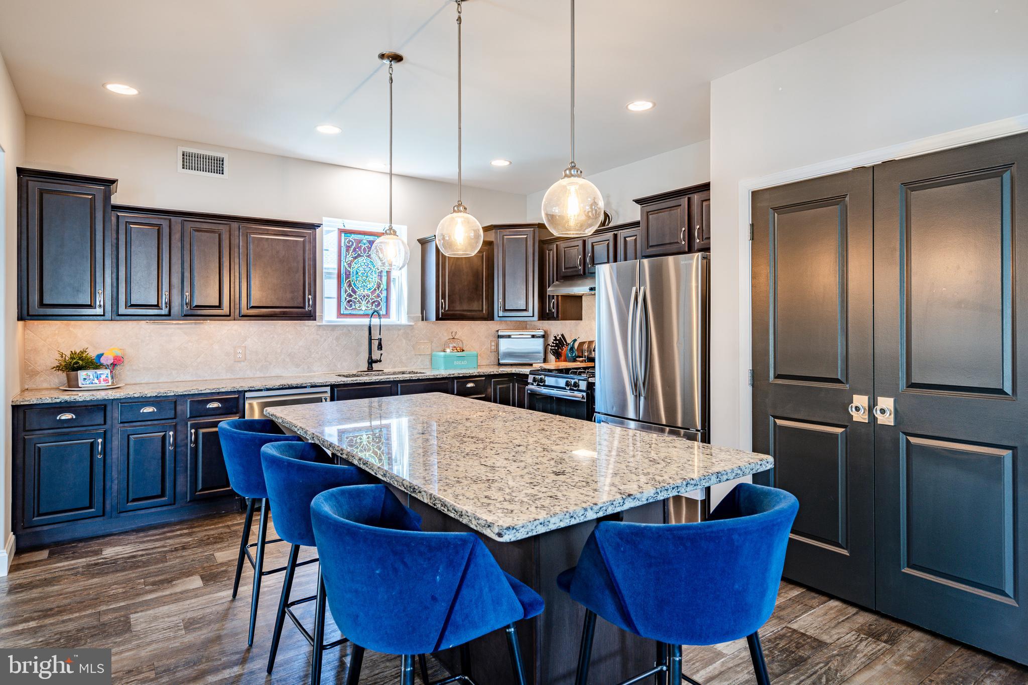 WOODS EDGE - Residential