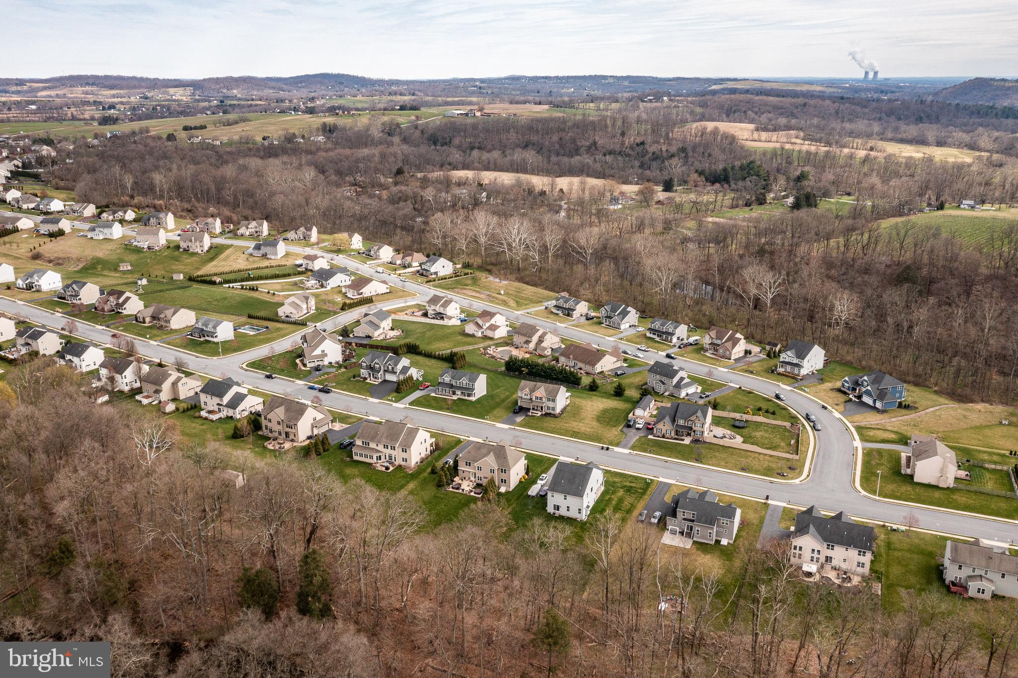 WOODS EDGE - Residential