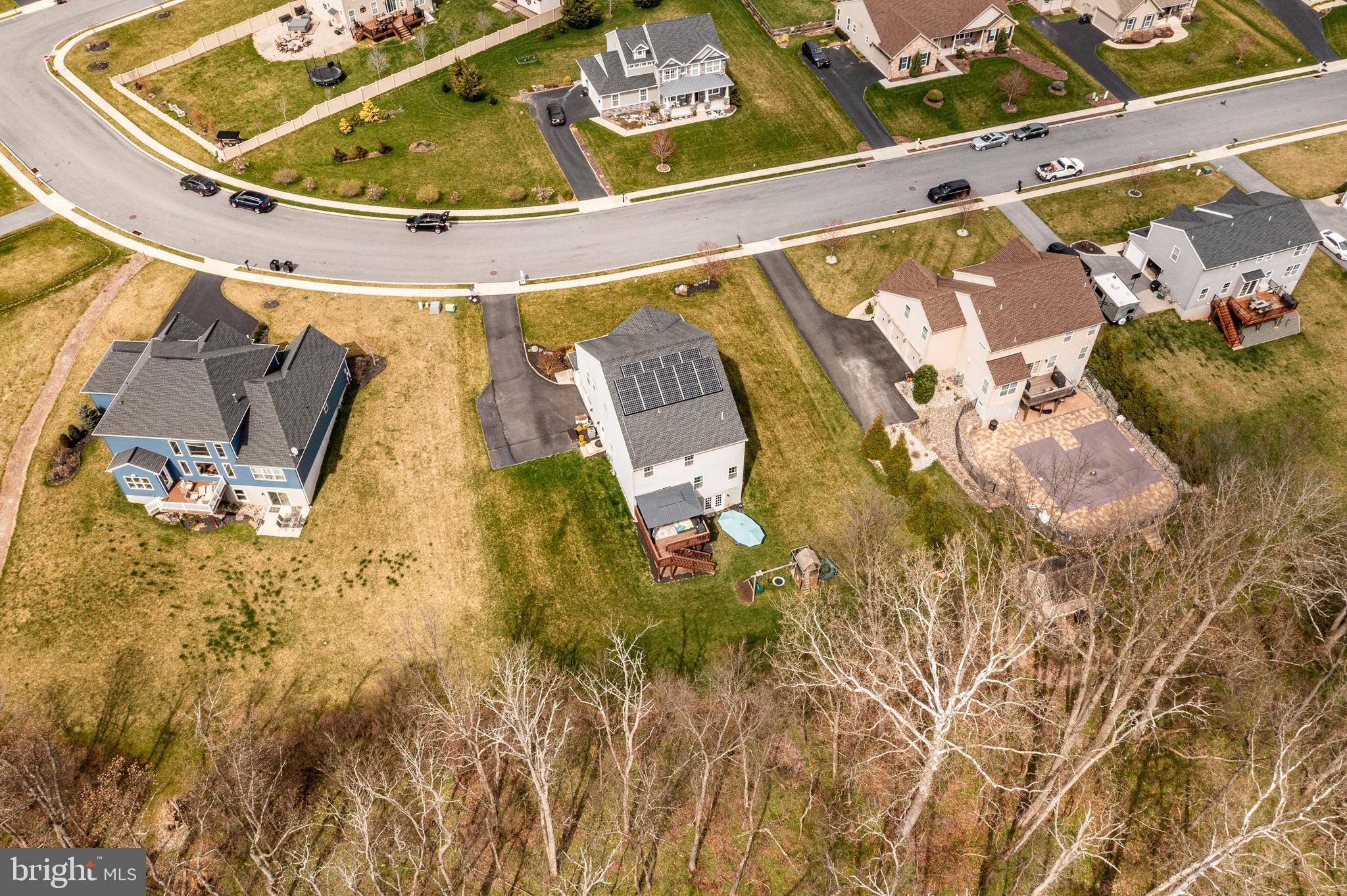 WOODS EDGE - Residential