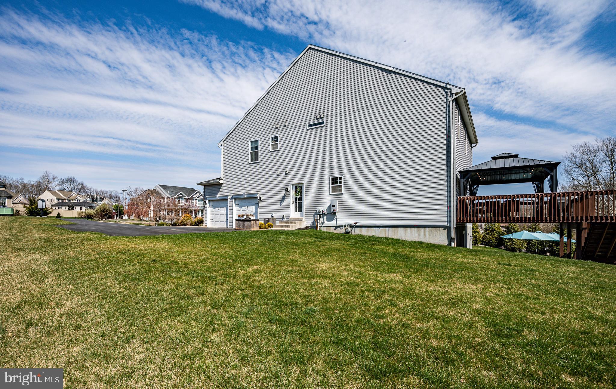 WOODS EDGE - Residential