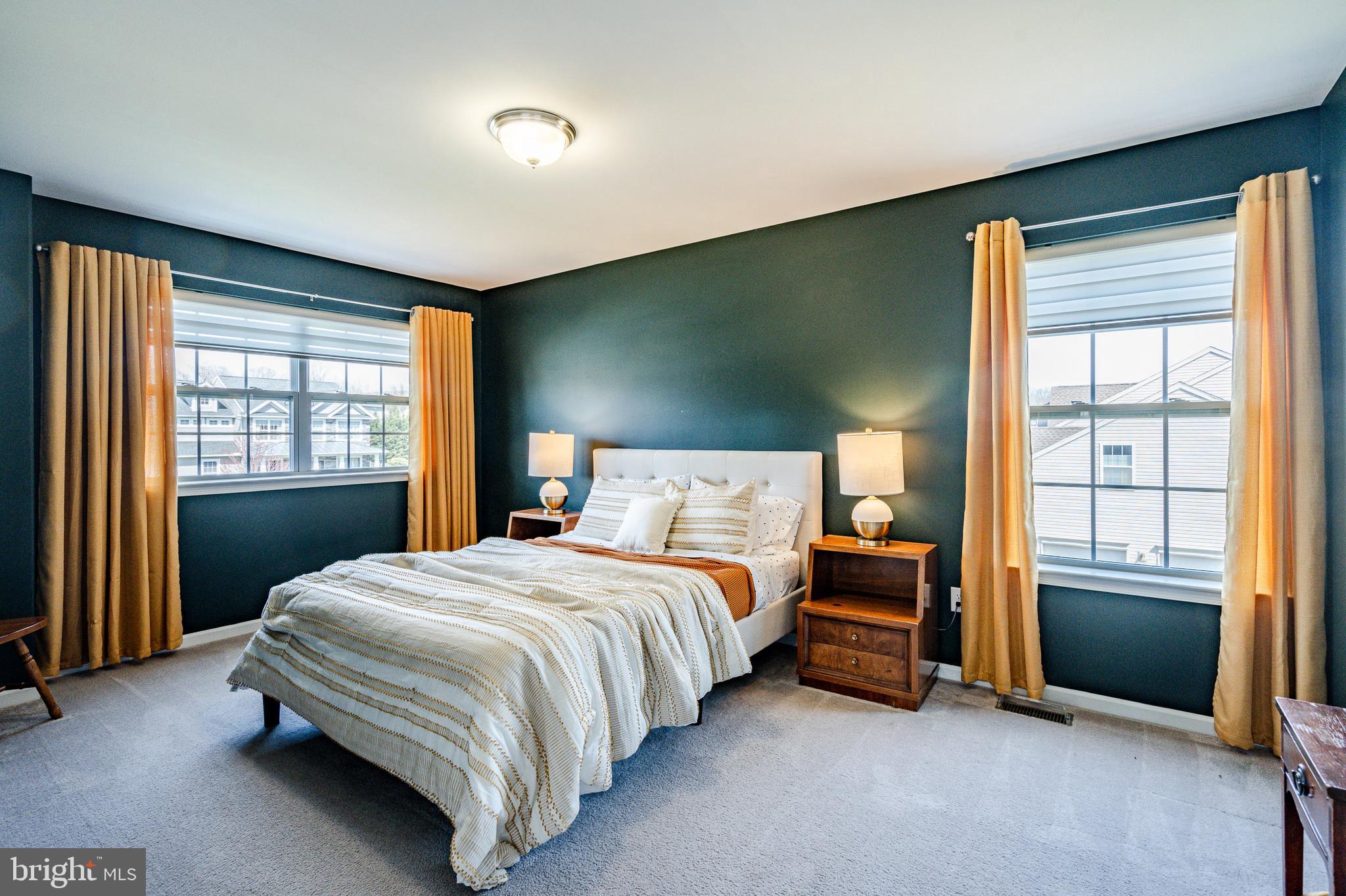 WOODS EDGE - Residential