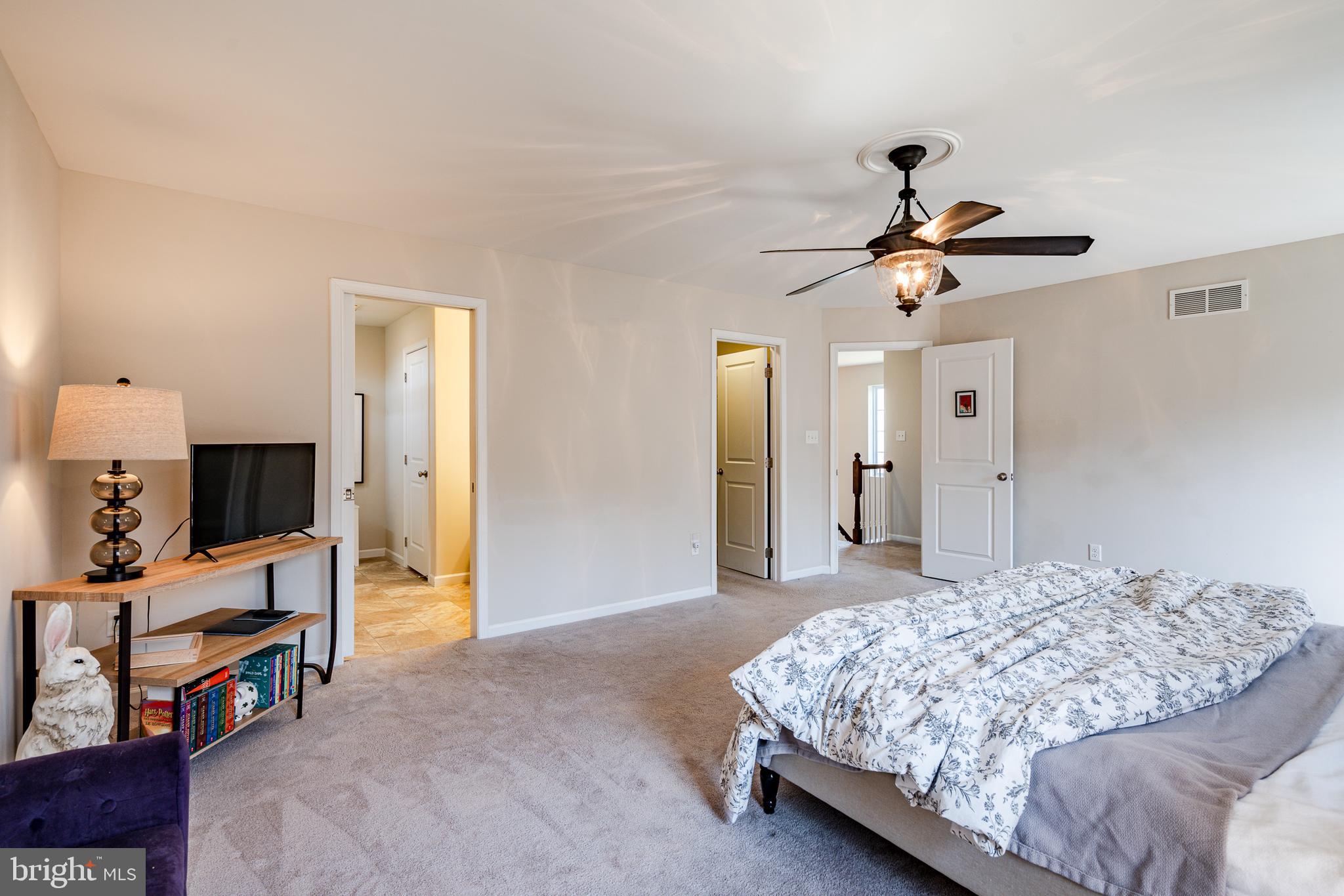 WOODS EDGE - Residential