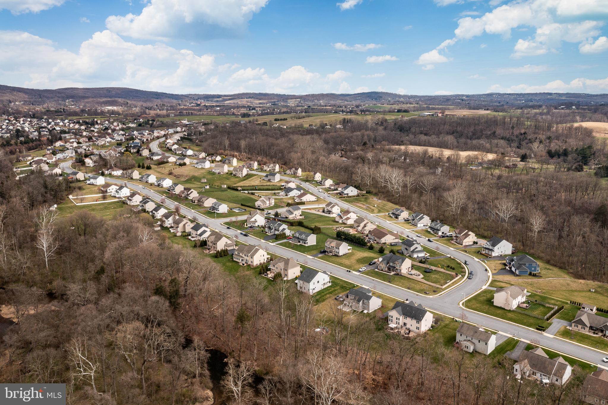 WOODS EDGE - Residential