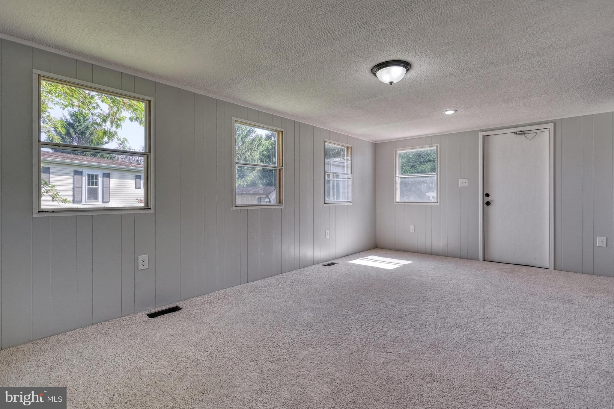 1022 SUNHIGH DRIVE