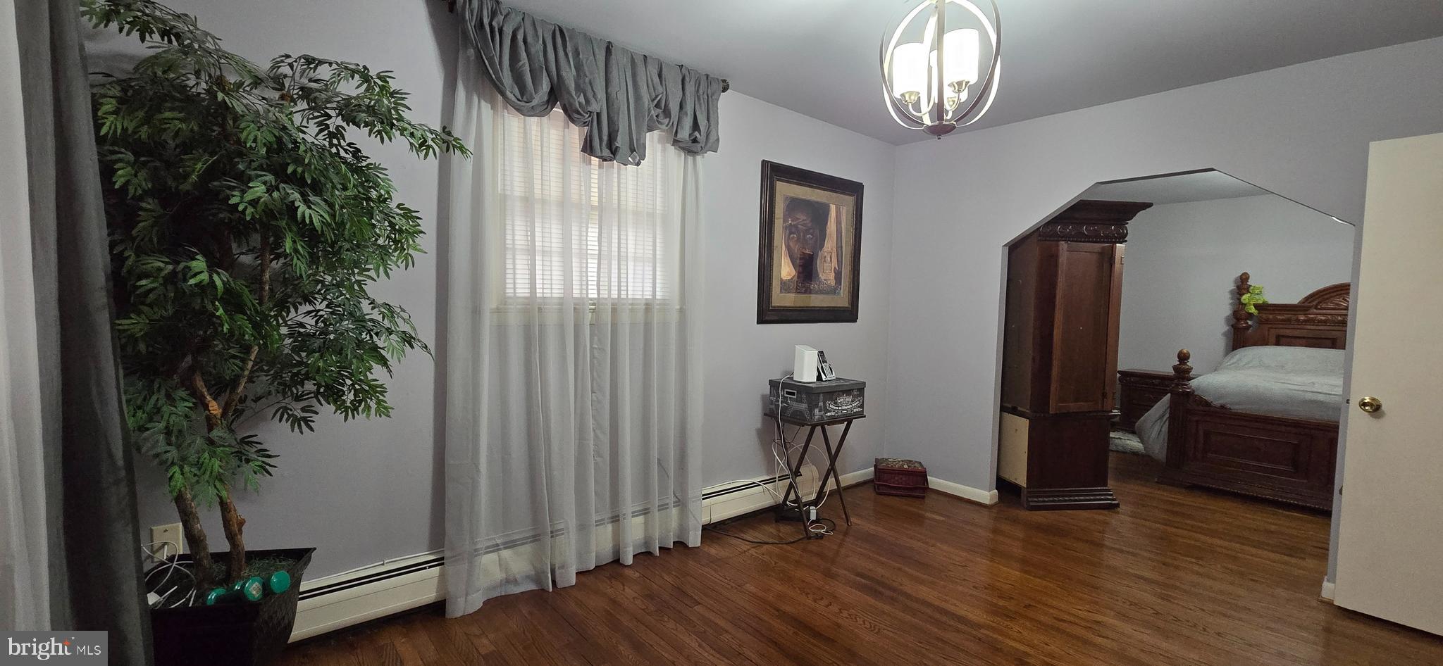 CRESTVIEW MANOR - Residential