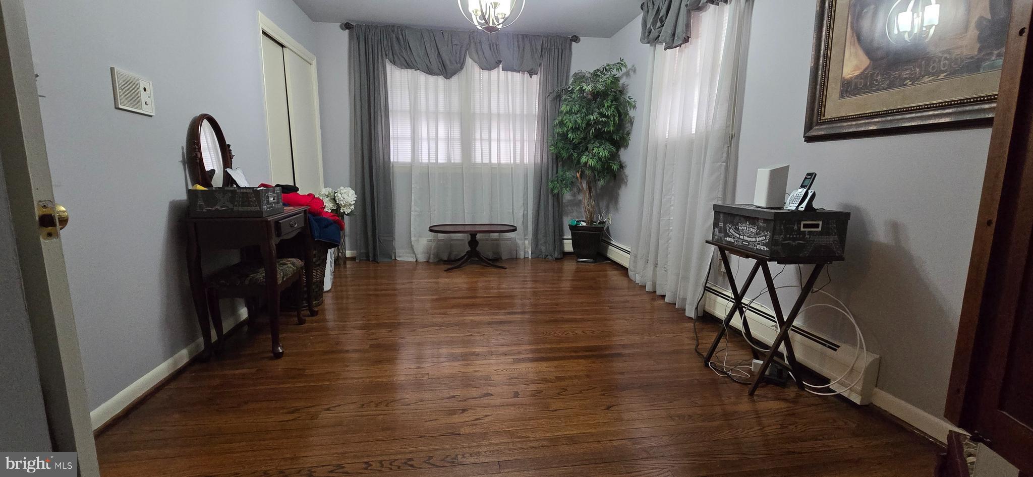 CRESTVIEW MANOR - Residential