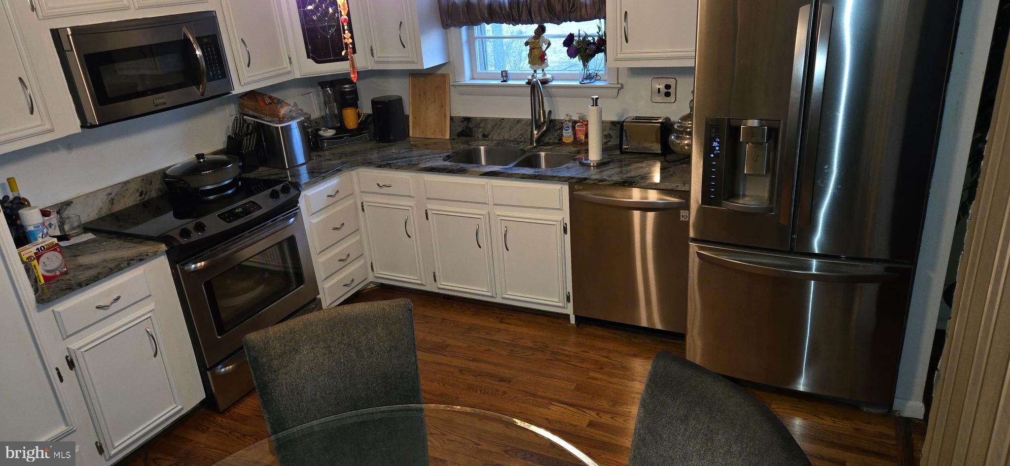 CRESTVIEW MANOR - Residential