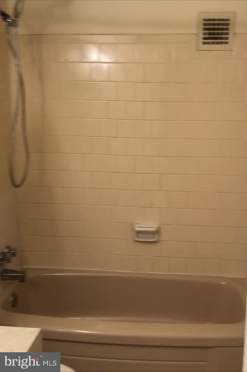 IVYMOUNT COURT - Residential Lease