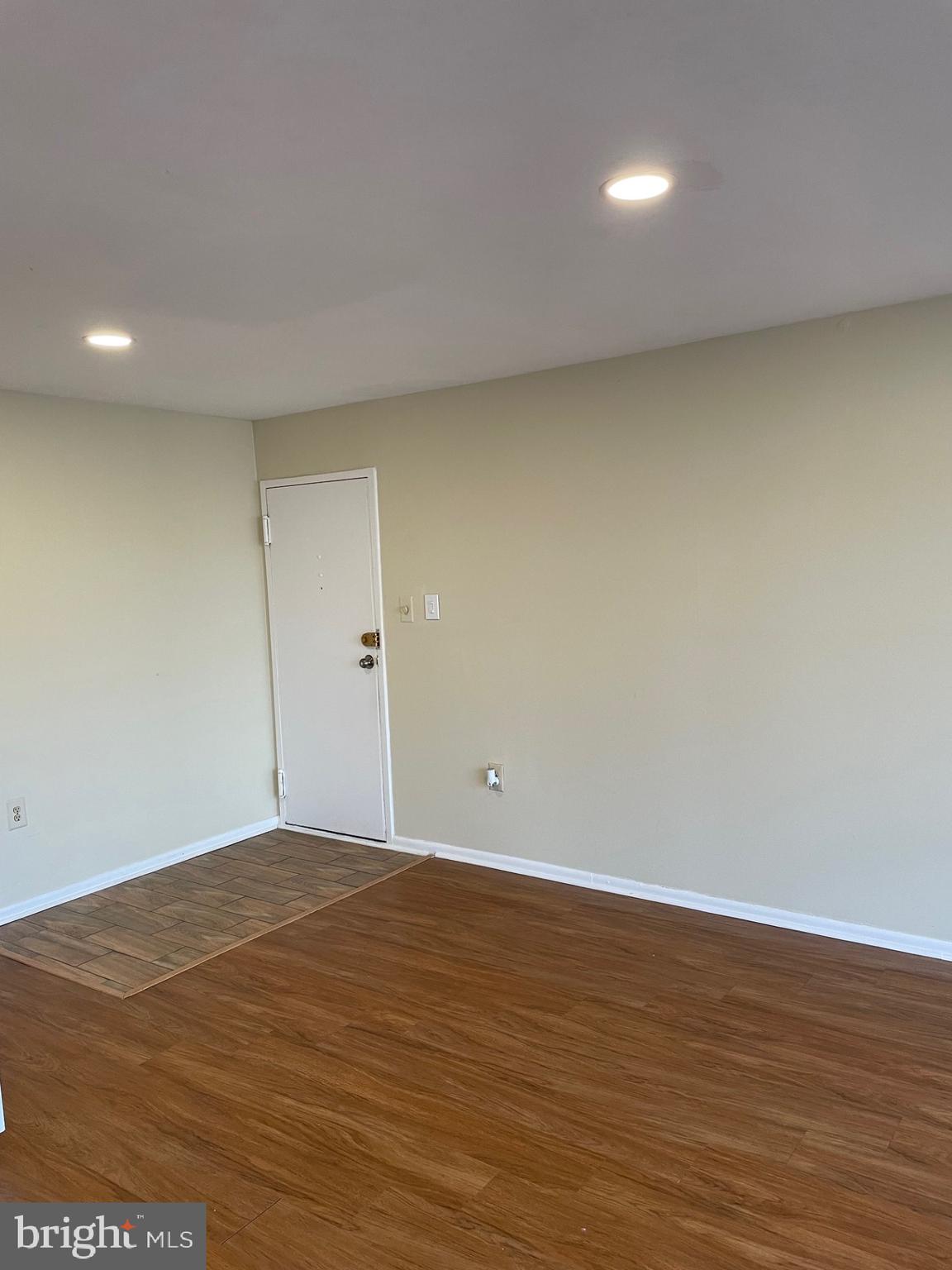 IVYMOUNT COURT - Residential Lease