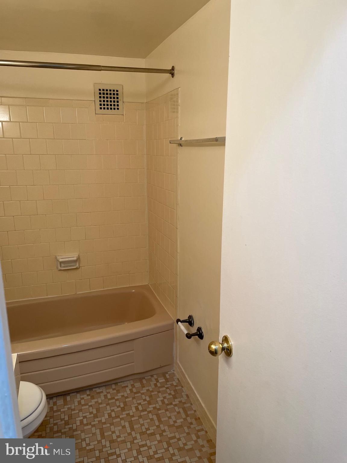 IVYMOUNT COURT - Residential Lease