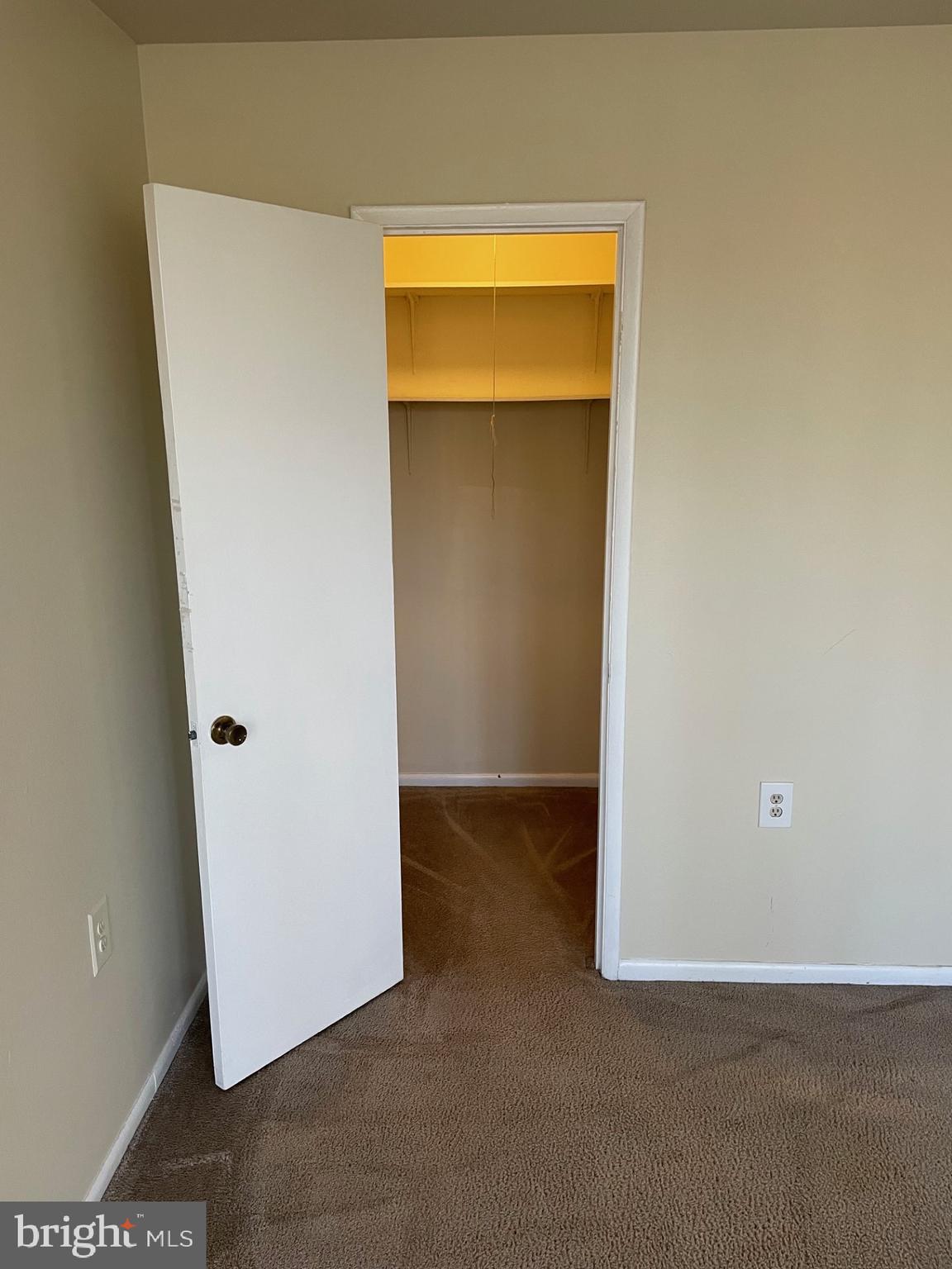 IVYMOUNT COURT - Residential Lease