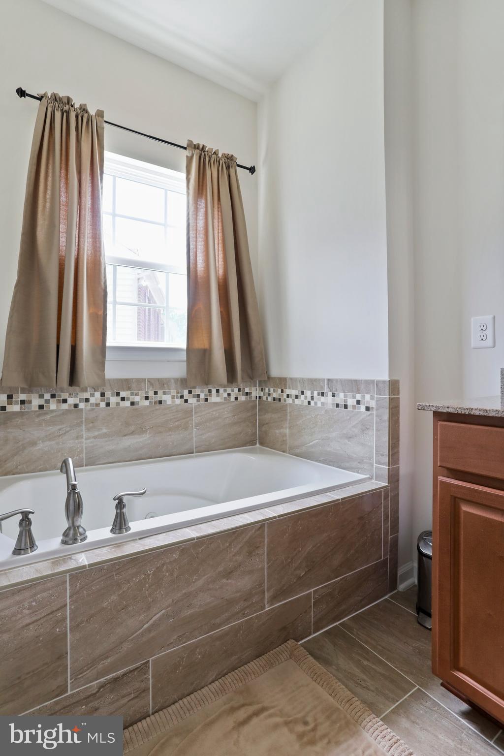 ELLICOTT CROSSING - Residential Lease