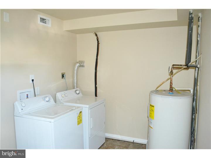 WILLOW GROVE - Residential Lease
