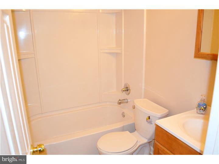 WILLOW GROVE - Residential Lease