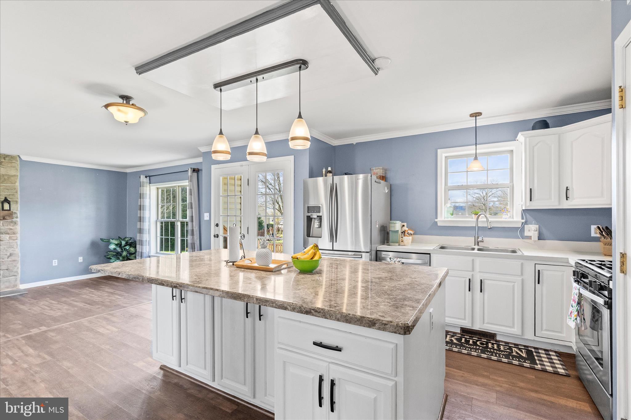 THORNBURY HUNT - Residential