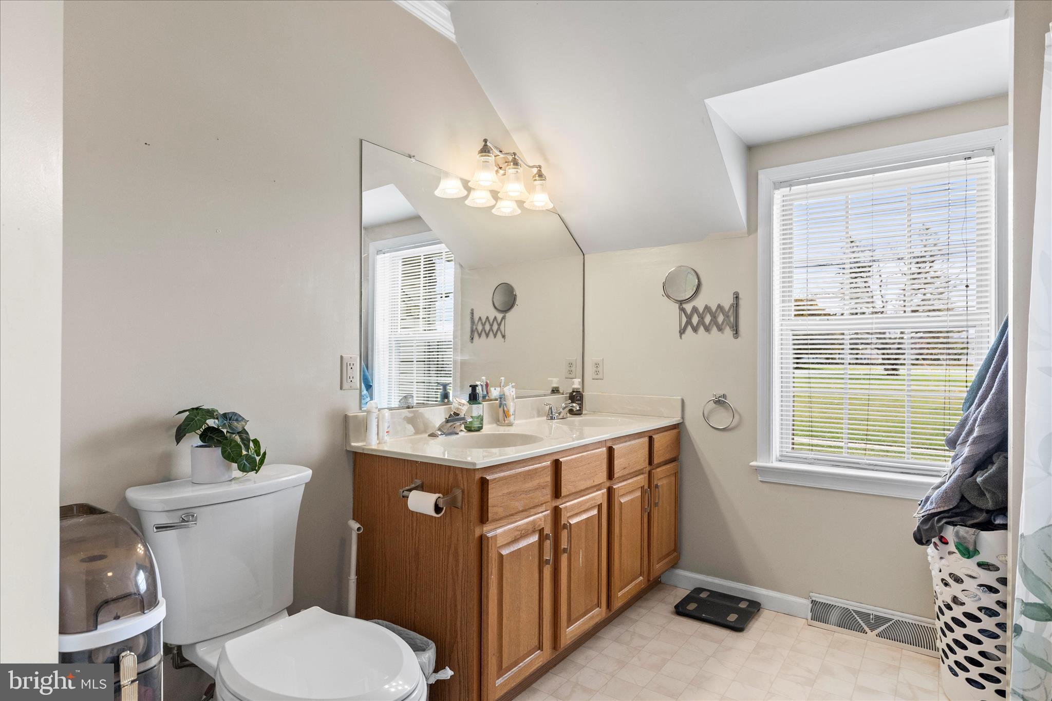 THORNBURY HUNT - Residential