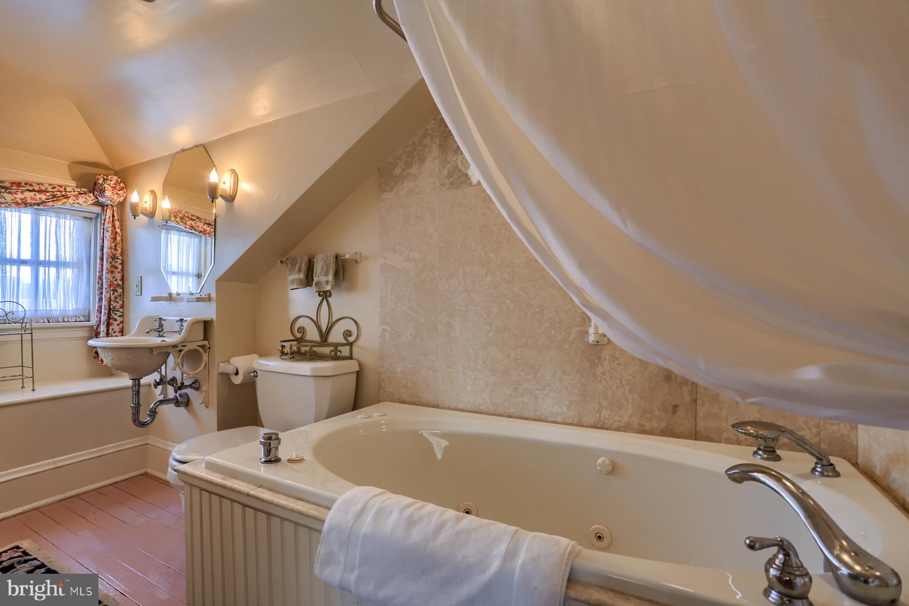 LANCASTER TWP - Commercial Sale