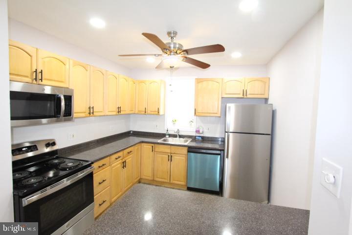 LAWNCREST - Residential